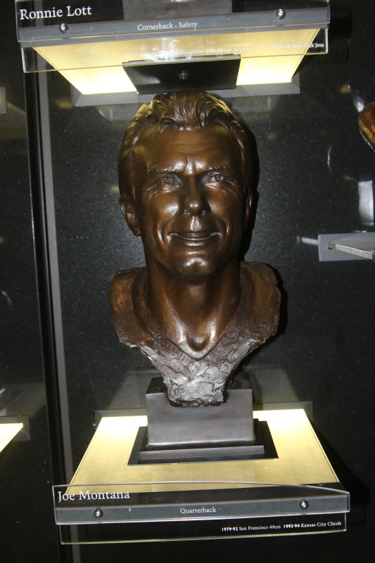 joe-montana-bust